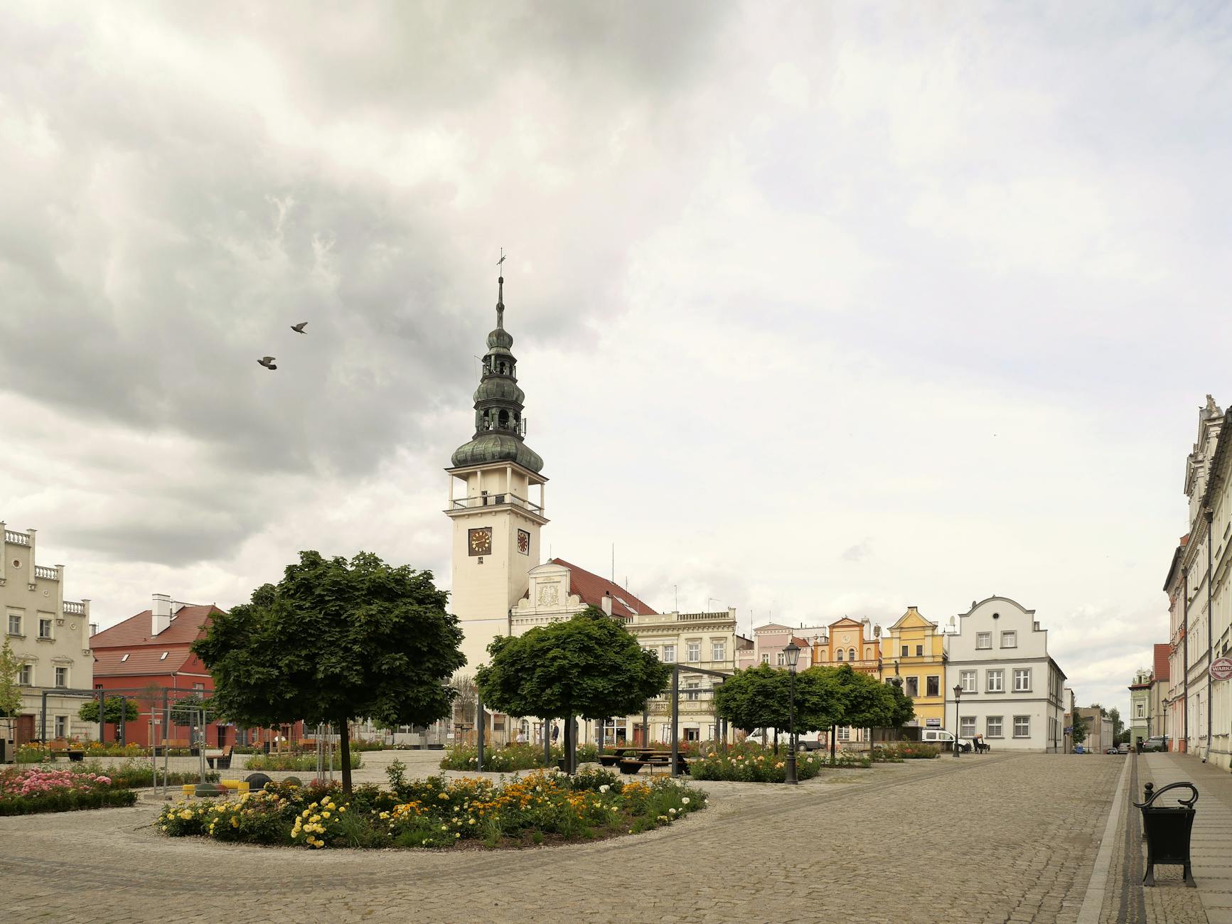 Leszno: Ruchy kadrowe w Polonii, tańszy łącznik i koncerty we Wschowie